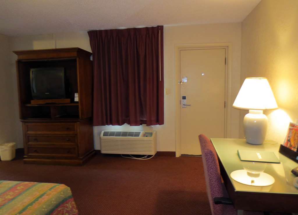 America'S Best Inn And Suites Емпорія Номер фото